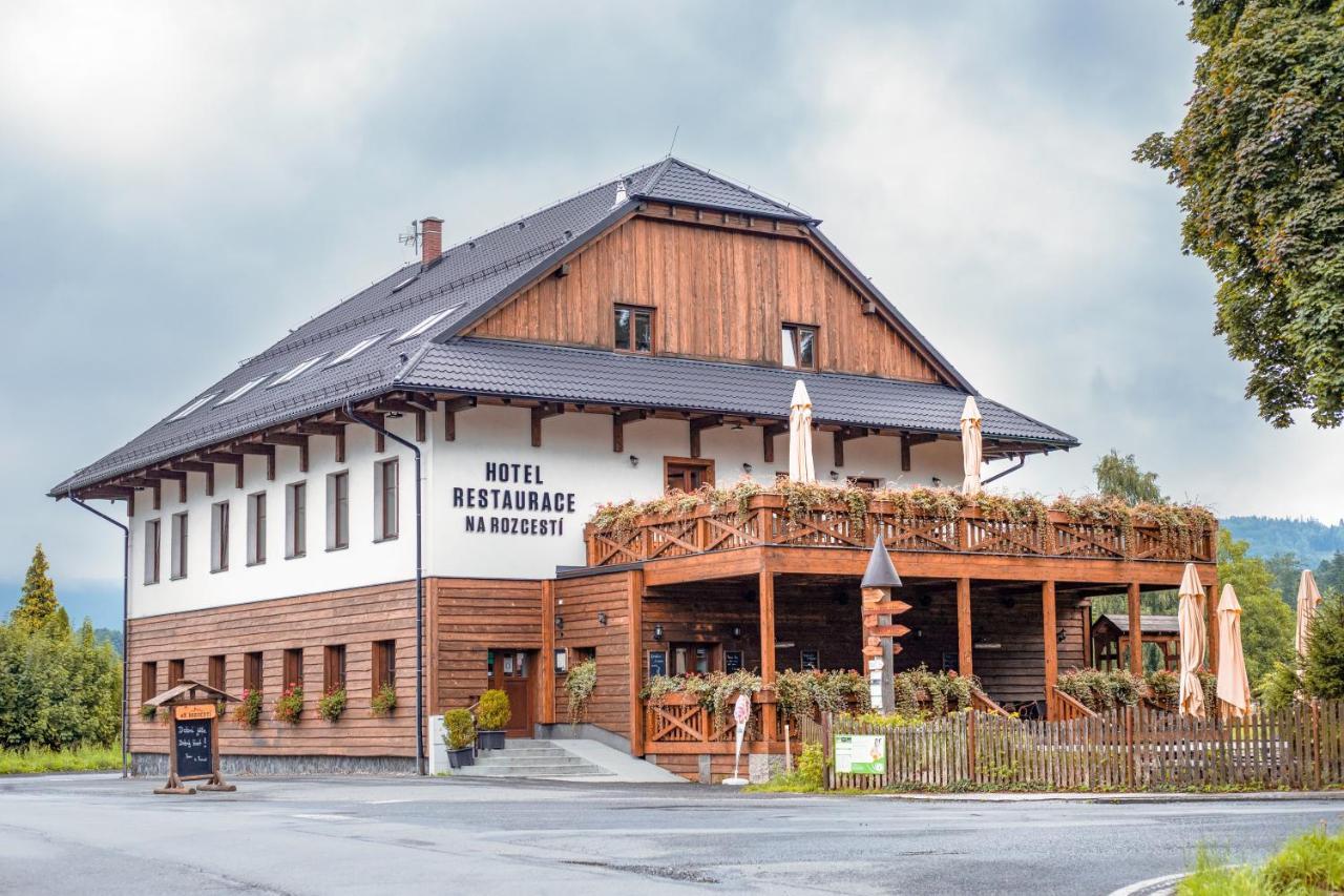 Hotel Na Rozcesti Celadna Exterior photo